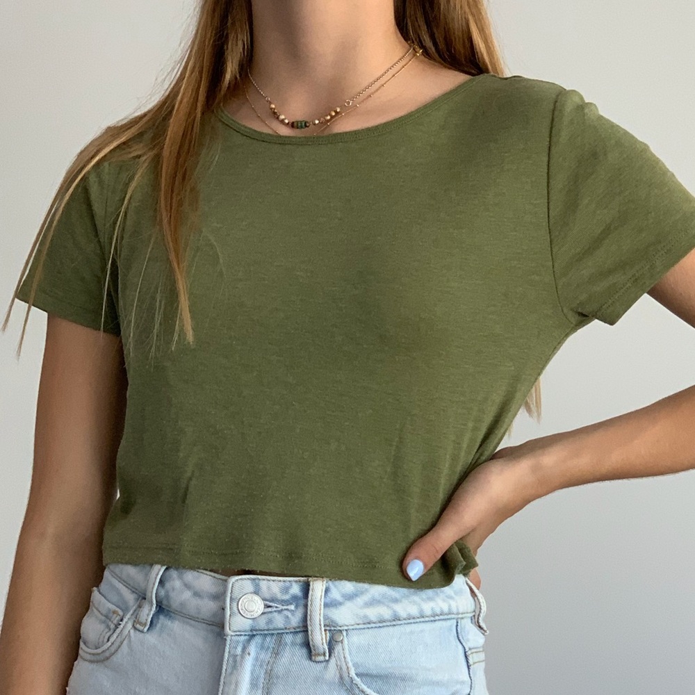 H&M army green crop top